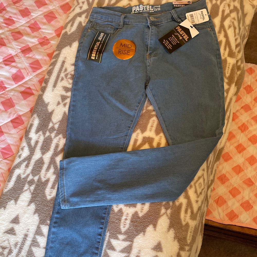 Women’s Jeans mid rise skinny essential Jeans size 13